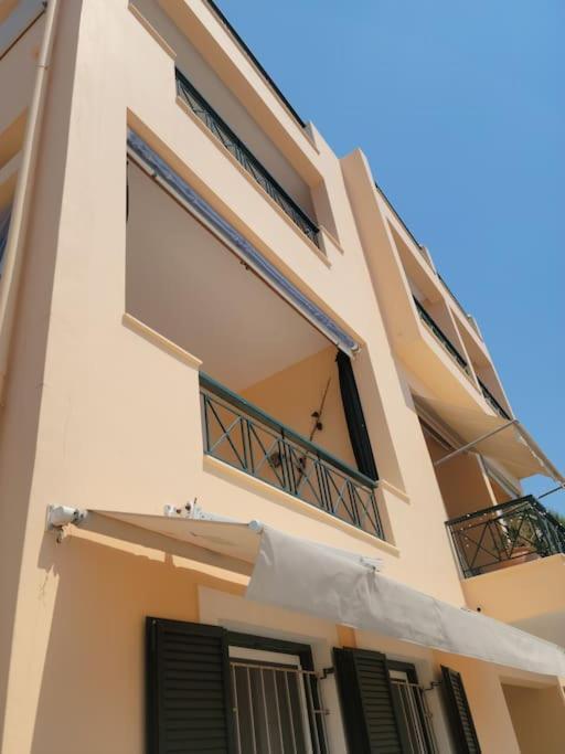 Appartement Avec Vue Aegina ภายนอก รูปภาพ